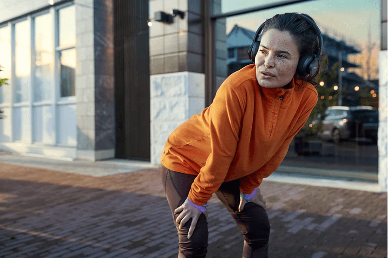 Auriculares-Deportivos-Inalambricos-Philips-TAA4216BK00-Over-Ear-Negro12.png